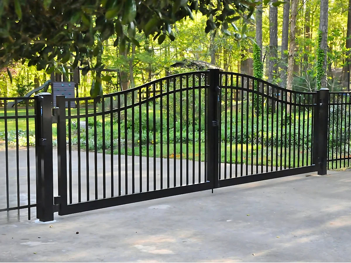 Fence installed by Calico Jack Fence